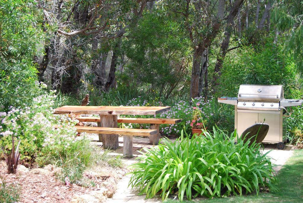Llewellin'S Guest House Margaret River Exterior foto